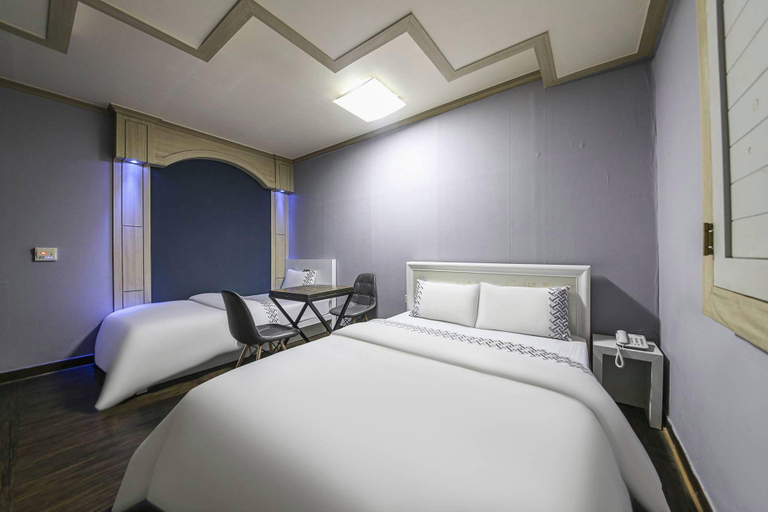 Bedroom 3, Gunsan Blue, Gunsan