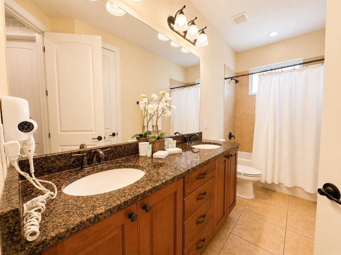 Bathroom 3, Reunion Resort 6BR Pool Home & Game Room, Osceola