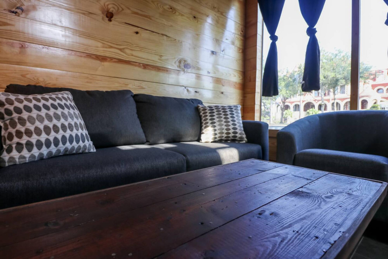 Room 2, Restored Historic Loft - 3 Mins to the Beach, Galveston