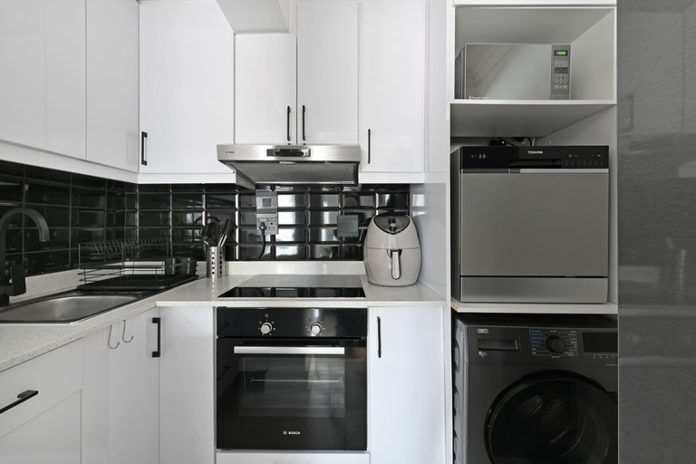 Room 5, Sea Point 2bed Home Spacious Central Secure, City of Cape Town