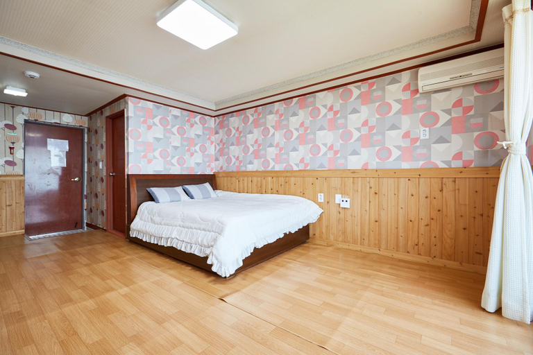Bedroom 2, Healing House, Ongjin