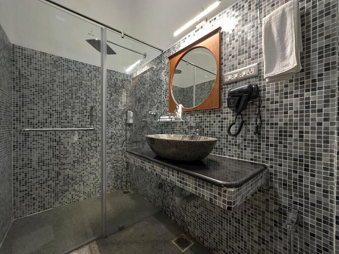 Bathroom 4, Hotel Villa Krish, Puducherry