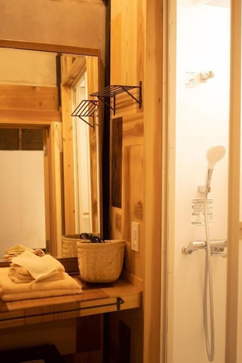 Bathroom 3, Rokkon guest house, Kyoto