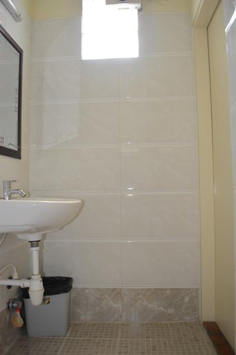 Bathroom 4, Emerald Suites By Kallate, Bangalore