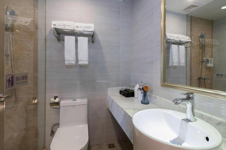 Bathroom 3, Xiang Mei Hotel - Jingtianbei Branch, Shenzhen