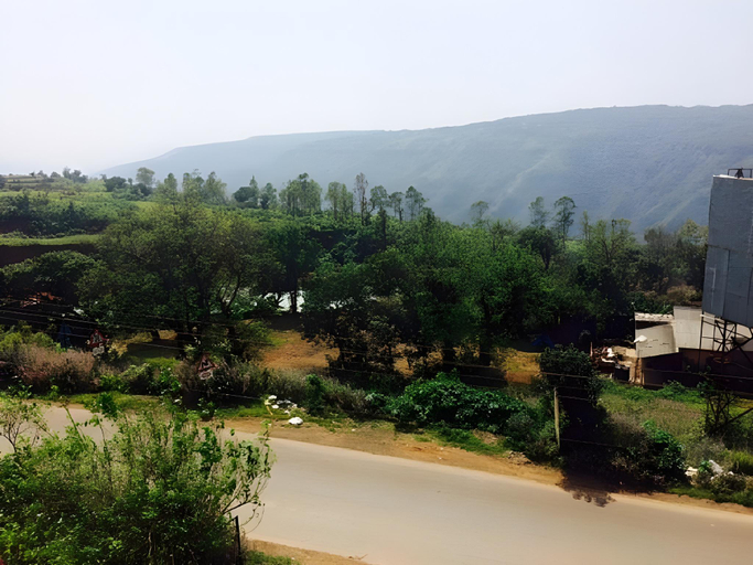 Others 4, Hotel White House, Satara