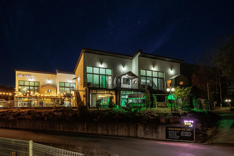 Exterior & Views 1, Gyeongju Blanc Spa Pension, Gyeongju