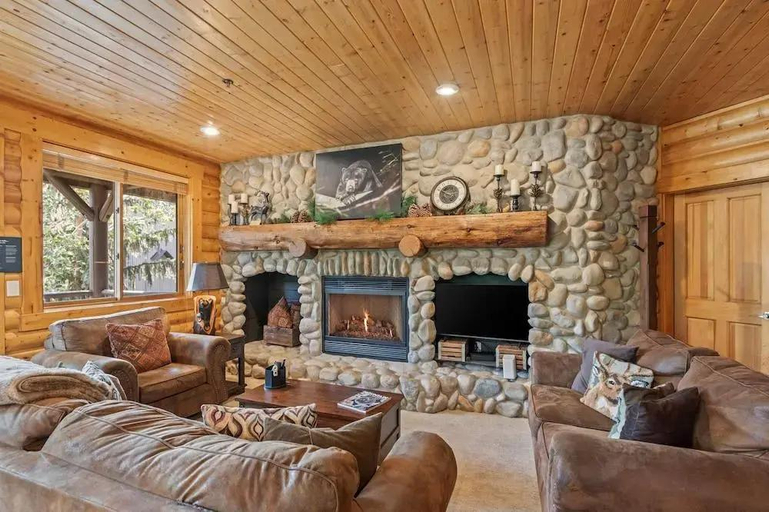 Others 5, Black Bear Lodge BBL-351 by KBM, Summit
