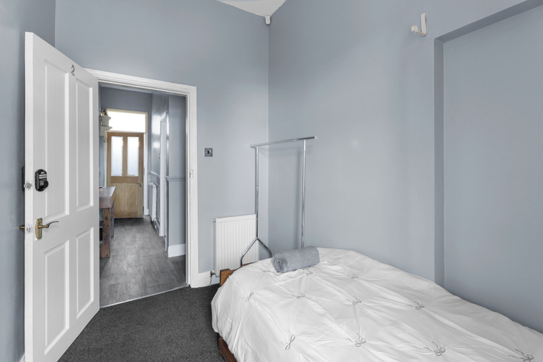 Bedroom 2, Sommerset Cottages, Sunderland