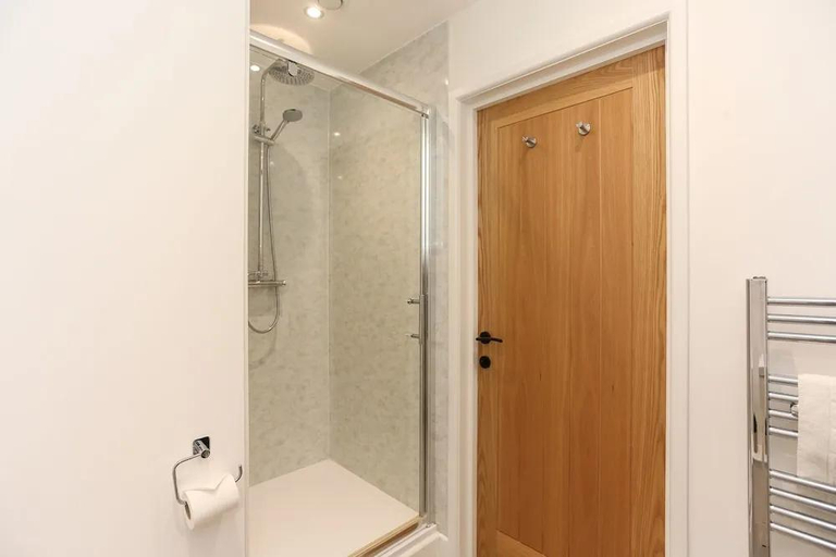 Bathroom 2, Strawberry Line, Flat 1, Somerset