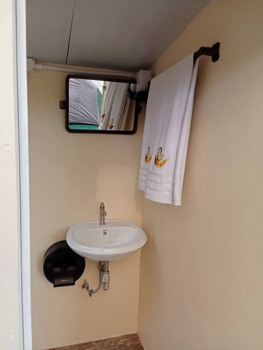 Bathroom 2, Riverside Glamping Resort Kanchanaburi, Muang Kanchanaburi