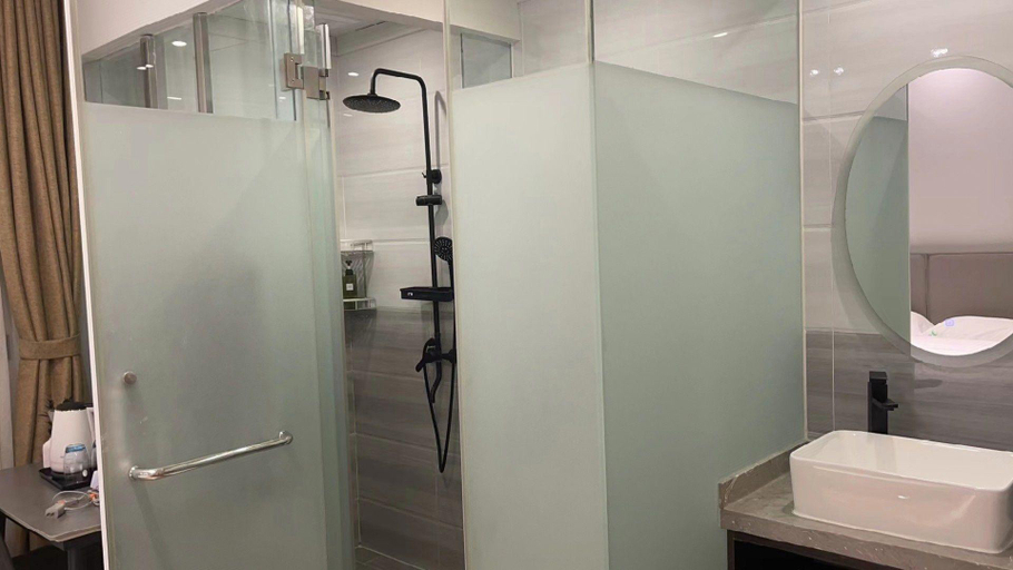 Bathroom 3, Here It Is. A Couple's Theme Hotel, Sanya