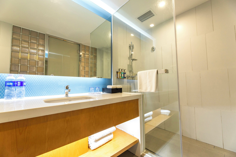 Bathroom 5, Holiday Inn Express DAOCHENG YADING by IHG, Garzê Tibetan
