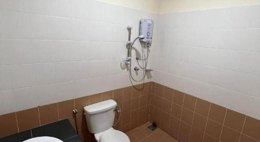 Bathroom 4, PAHANG REST HOUSE @ BERA, Bera