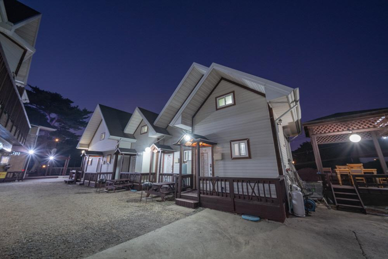 Exterior & Views 1, Yangyang Sea and Pine Pension, Yangyang