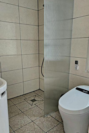 Bathroom 2, Yijia Express Hotel, Dalian