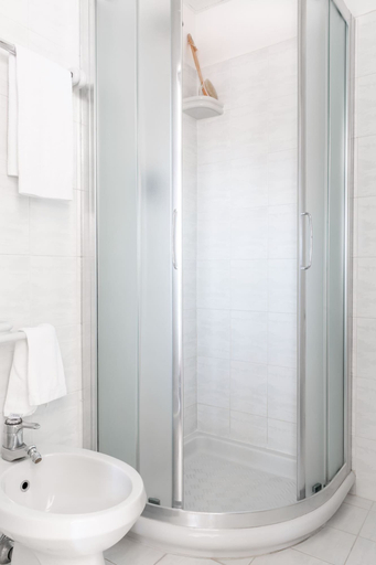 Bathroom 5, Hotel Il Telamonio, Grosseto