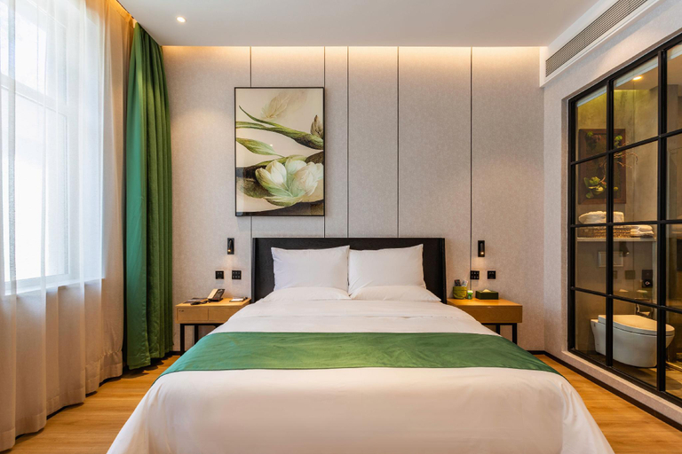 Bedroom 2, Hua Zhong Hotel, Taiyuan
