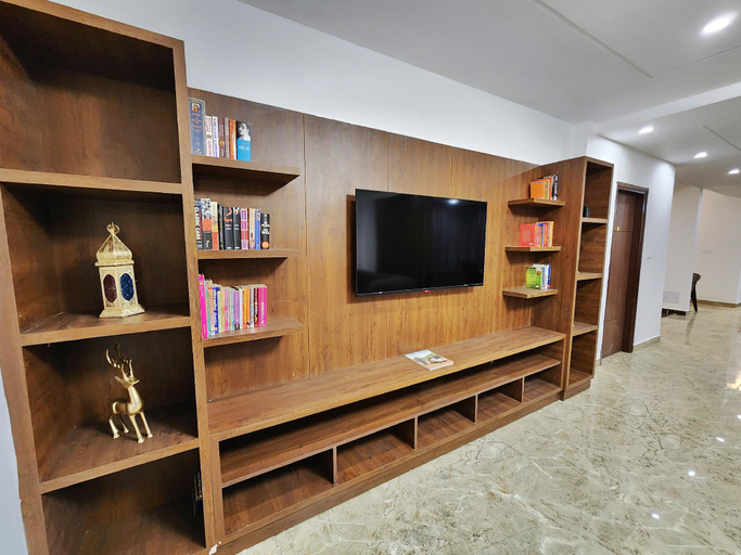 Public Area 2, Apple Woods, Kullu