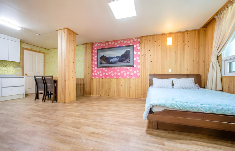 Bedroom 3, Muju Deokyusan Pension, Muju