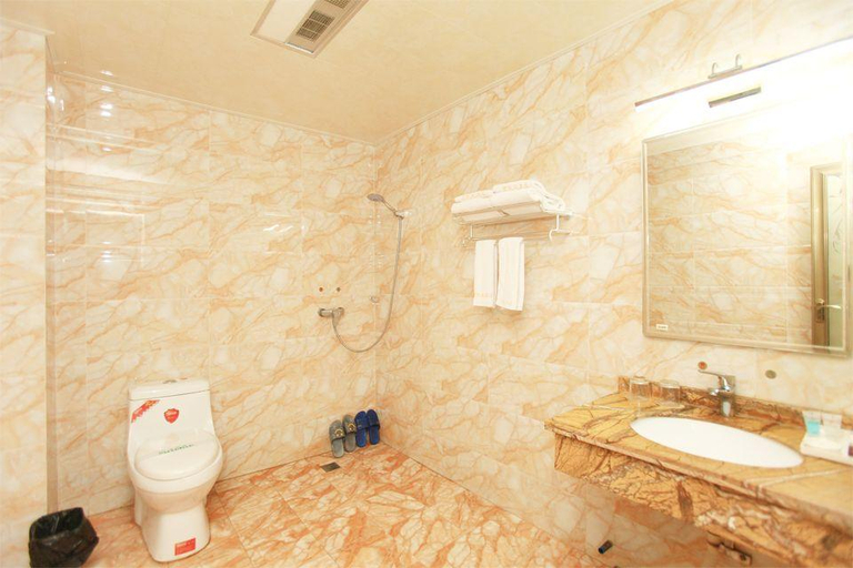Bathroom, Chongqing Junkai garden Traders Hotel, Chongqing
