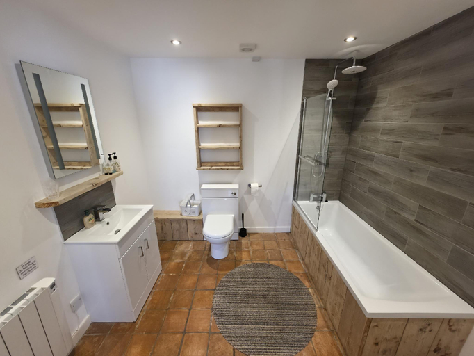 Bathroom 5, The White Hart, Devon
