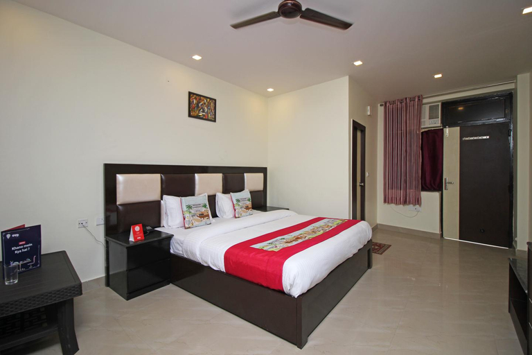 Bedroom 5, US Executive Suites, Gurgaon