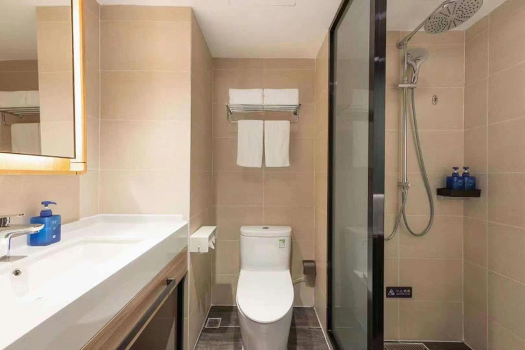 Bathroom 3, HanTing Premium Hotel (Dalian Development Zone Ansheng Plaza), Dalian