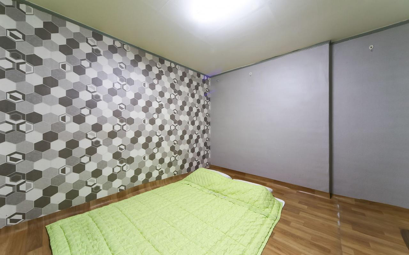 Bedroom 3, Busan Nampodong Chowonpark, Jung