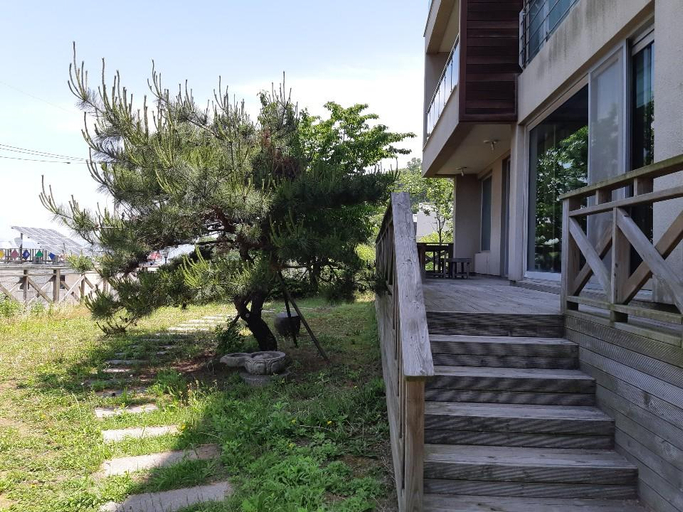 Others 3, Ganghwa The Rize Pension, Ganghwa