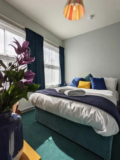 Bedroom 2, The Stirling Arms, Brighton and Hove