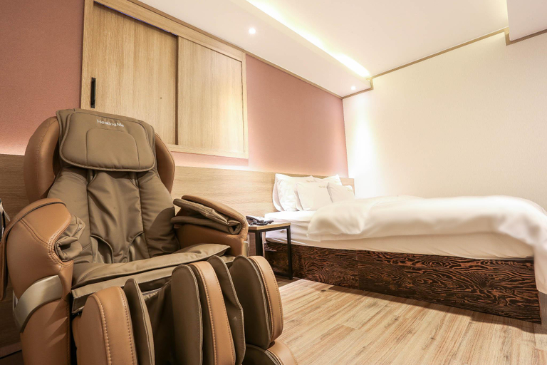 Bedroom 2, Gildong Win, Gangdong