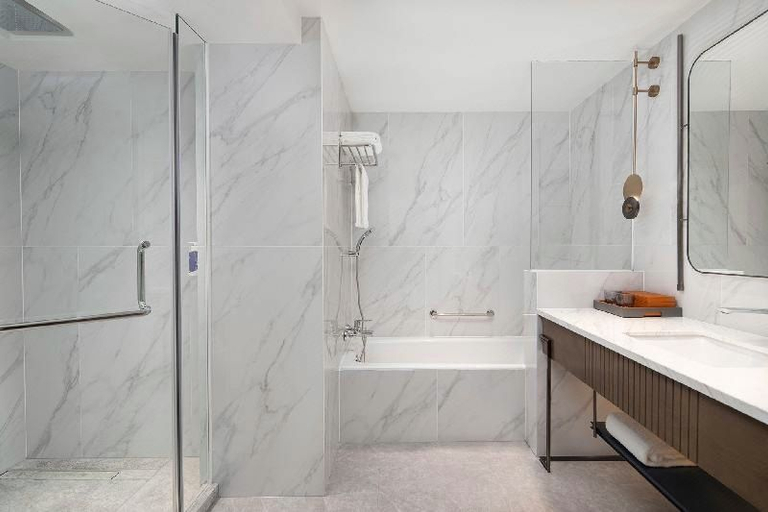 Bathroom 4, voco Changzhou Fudu, Changzhou