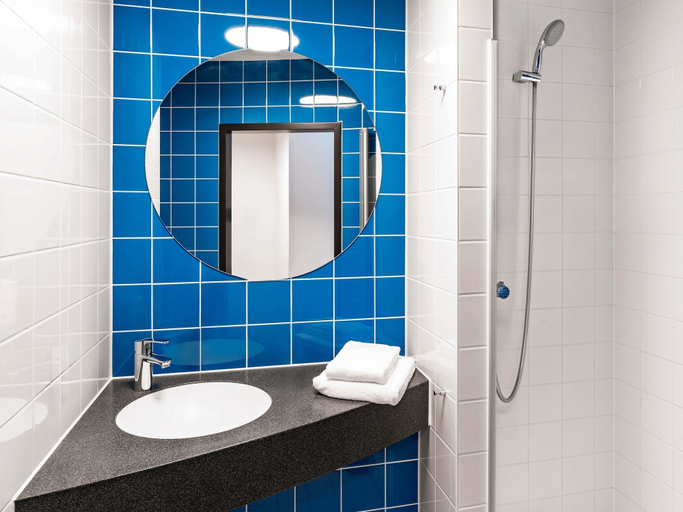 Bathroom 5, B&B Hotel Göttingen-City, Göttingen