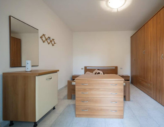 4, Apartment in a 2-bedroom house, Verona