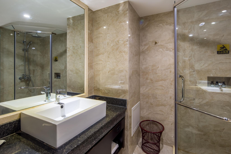 Bathroom 3, Ruiji Xishan Boutique Hotel, Guilin