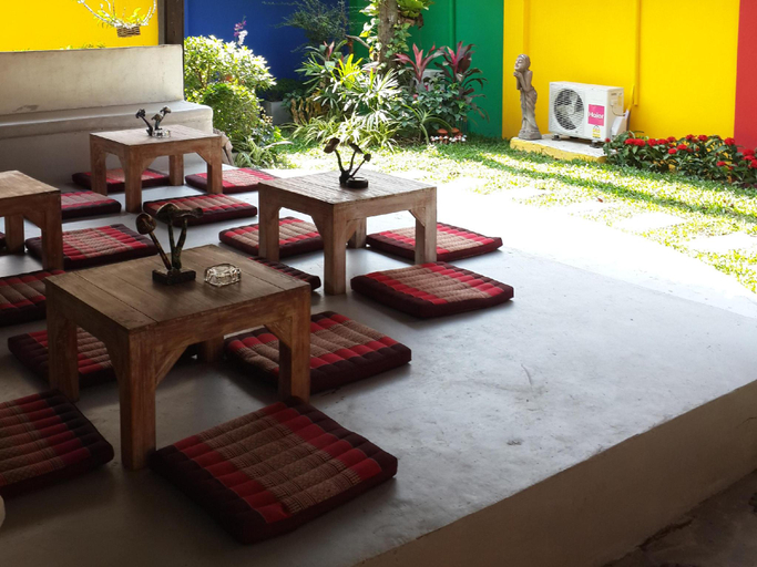 Food & Drinks 2, Wok & The Much Rooms Hostel, Ko Phangan