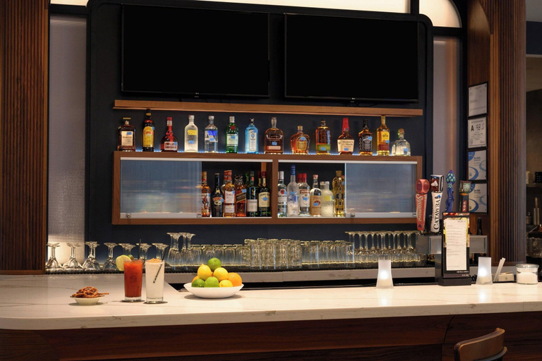 Food & Drinks 5, Courtyard by Marriott Charlotte Waverly, Mecklenburg