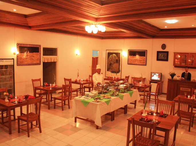 Food & Drinks, Mrauk Oo Nawarat Hotel, Sittwe