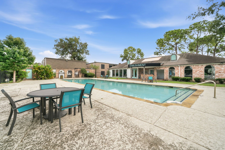 Pool 2, Chic Houston Apt 2BR 2BA, Houston