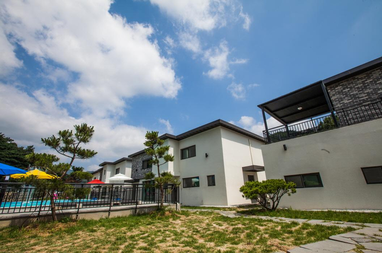 Exterior & Views 1, Muju The Season Pension, Muju