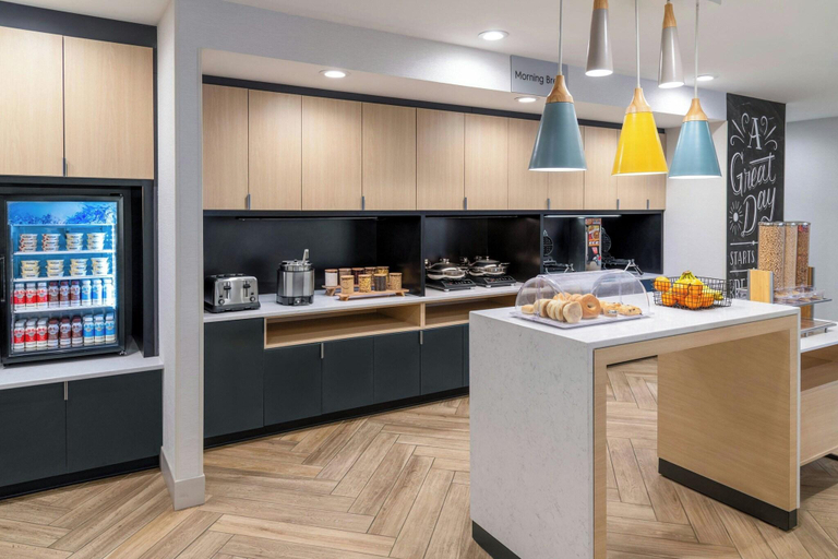 Food & Drinks 5, TownePlace Suites by Marriott Detroit Taylor, Wayne