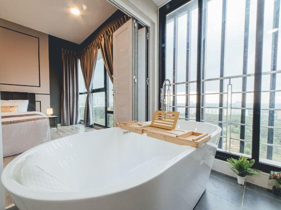 4, Mosaic Grand Luxury 3BR w bathtub near Midvalley, Johor Bahru