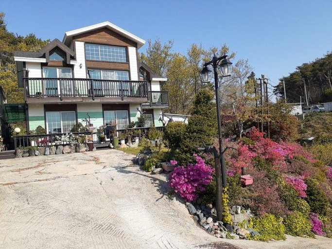 Exterior & Views 5, Taean (Anmyeondo) Haemaru Pension, Taean