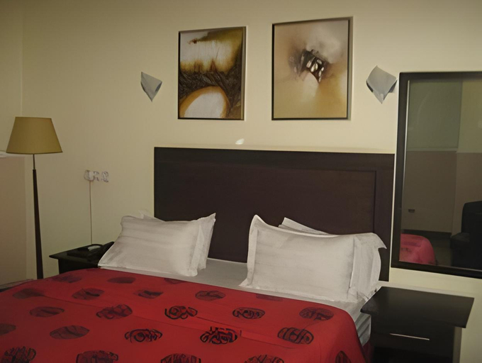 Bedroom 2, Trafford Hotel Gwarimpa, AbujaMun