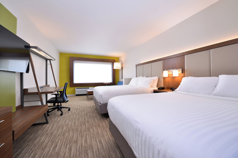 Bedroom 5, Holiday Inn Express & Suites MADISON by IHG, Dane