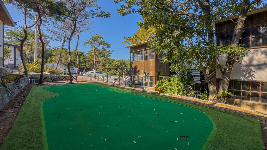 Others 5, Daebudo (Yeonghungdo) Grove Pension, Ongjin