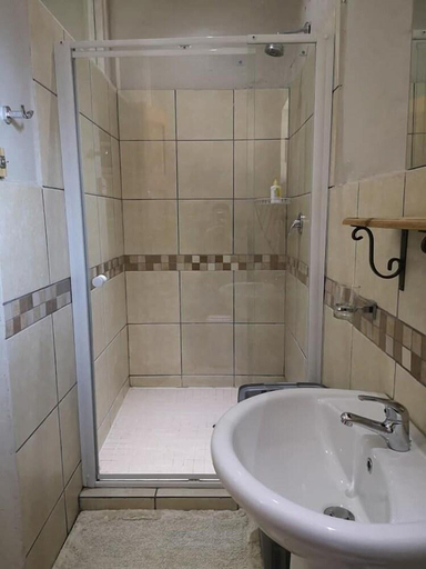 Bathroom, Heidelberg Lodge, Ekurhuleni