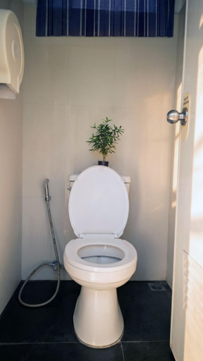 Bathroom 4, Bakawan Hideaway Resort and Restaurant, Tomas Oppus