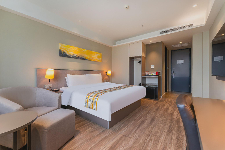 Bedroom 3, Homeinn Plus Qingdao Badaguan Taipingjiao Branch, Qingdao